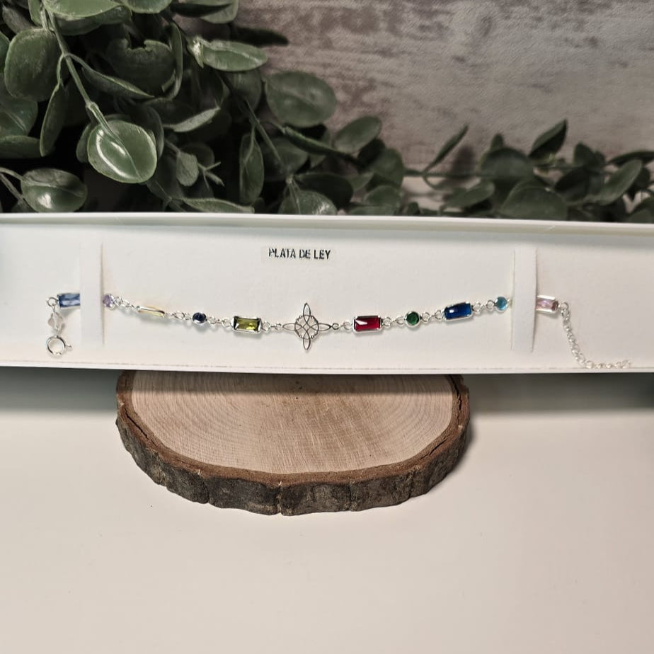 Pulsera de Plata de nudo de bruja y cristales