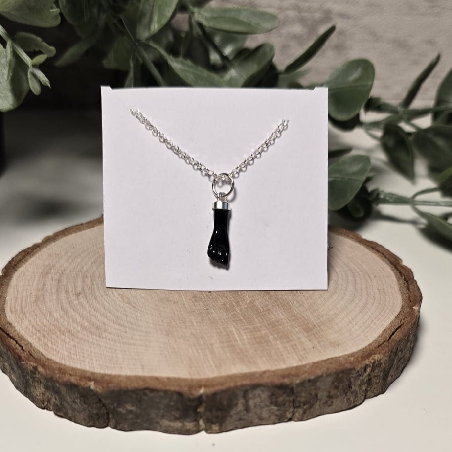 Collar mano higa o figa