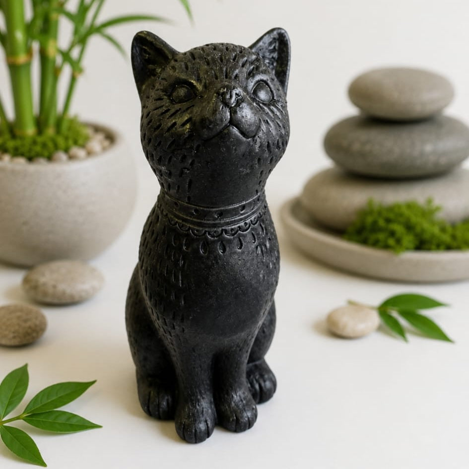 Figura de cerámica gato negro