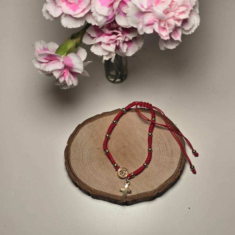 Pulsera de hilo rojo