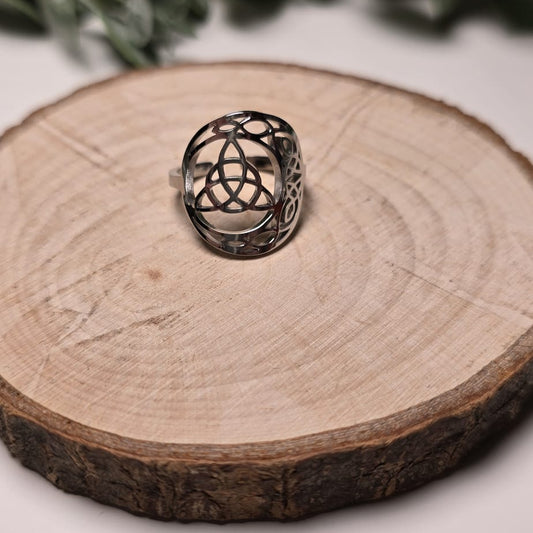 Anillo  de Nudo Bruja y media luna
